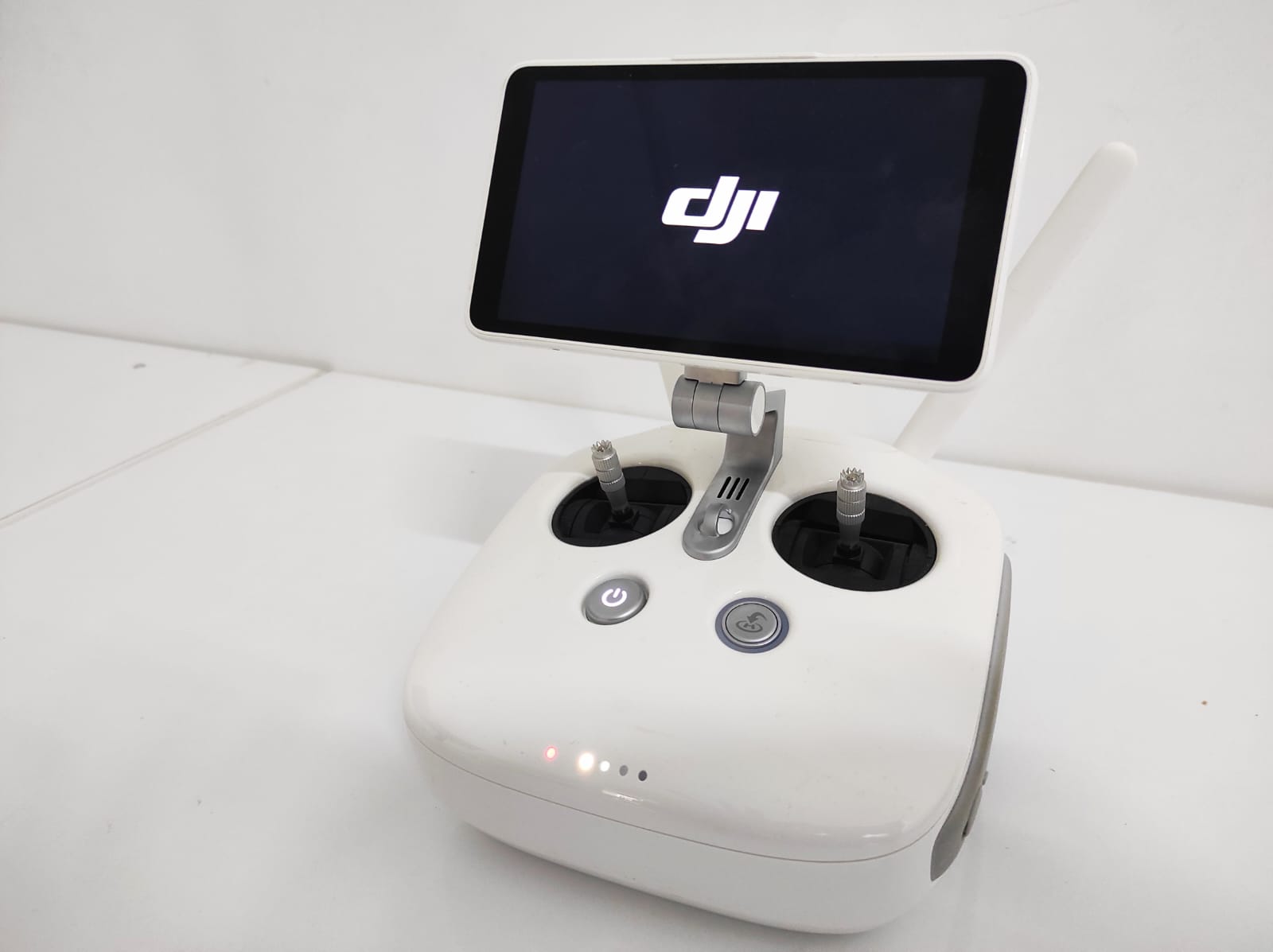 Dji Phantom 4 Pro Ekranlı Kumanda